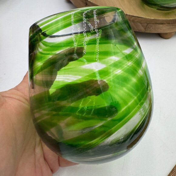 4  Green Swirl Hand Blown Stemless Wine Glasses - Spring, Summer bar ware - Picture 5 of 9